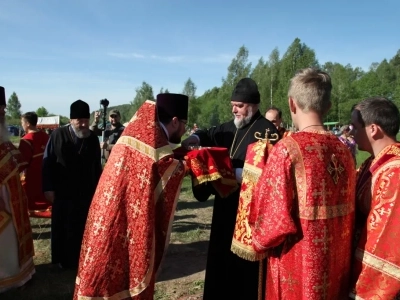 «За живое общение!»: III Форум православной молодежи Клинцовской Епархии состоялся на берегу реки Ипуть близ села Новые Бобовичи Новозыбковского благочиния