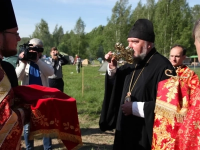 «За живое общение!»: III Форум православной молодежи Клинцовской Епархии состоялся на берегу реки Ипуть близ села Новые Бобовичи Новозыбковского благочиния