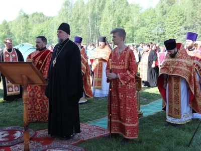 «За живое общение!»: III Форум православной молодежи Клинцовской Епархии состоялся на берегу реки Ипуть близ села Новые Бобовичи Новозыбковского благочиния