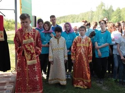 «За живое общение!»: III Форум православной молодежи Клинцовской Епархии состоялся на берегу реки Ипуть близ села Новые Бобовичи Новозыбковского благочиния