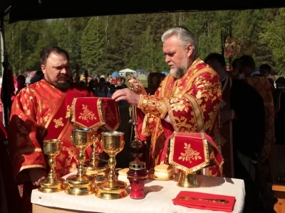 «За живое общение!»: III Форум православной молодежи Клинцовской Епархии состоялся на берегу реки Ипуть близ села Новые Бобовичи Новозыбковского благочиния