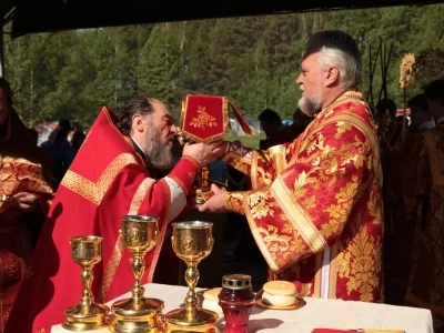 «За живое общение!»: III Форум православной молодежи Клинцовской Епархии состоялся на берегу реки Ипуть близ села Новые Бобовичи Новозыбковского благочиния