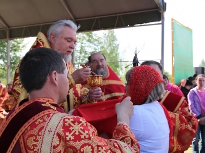 «За живое общение!»: III Форум православной молодежи Клинцовской Епархии состоялся на берегу реки Ипуть близ села Новые Бобовичи Новозыбковского благочиния