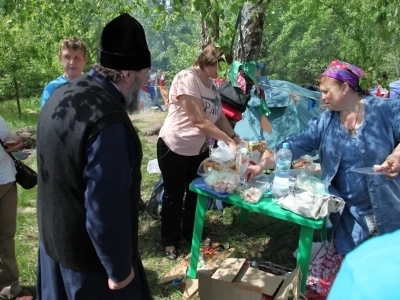 «За живое общение!»: III Форум православной молодежи Клинцовской Епархии состоялся на берегу реки Ипуть близ села Новые Бобовичи Новозыбковского благочиния