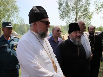 «За живое общение!»: III Форум православной молодежи Клинцовской Епархии состоялся на берегу реки Ипуть близ села Новые Бобовичи Новозыбковского благочиния