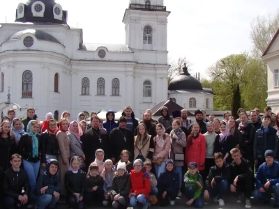 Съезд православной молодежи Клинцовской епархии на Светлой Седмице. Во встрече приняли участие и активисты молодежных православных объединений приходов Новозыбковского благочиния