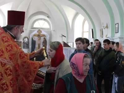 Съезд православной молодежи Клинцовской епархии на Светлой Седмице. Во встрече приняли участие и активисты молодежных православных объединений приходов Новозыбковского благочиния