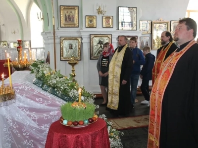 Съезд православной молодежи Клинцовской епархии на Светлой Седмице. Во встрече приняли участие и активисты молодежных православных объединений приходов Новозыбковского благочиния