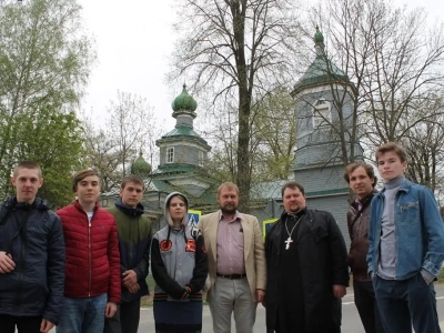 Съезд православной молодежи Клинцовской епархии на Светлой Седмице. Во встрече приняли участие и активисты молодежных православных объединений приходов Новозыбковского благочиния