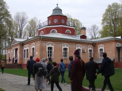 Съезд православной молодежи Клинцовской епархии на Светлой Седмице. Во встрече приняли участие и активисты молодежных православных объединений приходов Новозыбковского благочиния