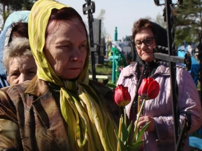 Вечная память воинам, жизнь свою за Веру и Отечество положившим ! В преддверии 74-й годовщины со Дня победы в Великой Отечественной Войне, в селе Старые Бобовичи молитвенно почтили память воинов-освободителей, погребенных на кладбище села