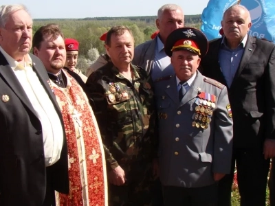 Вечная память воинам, жизнь свою за Веру и Отечество положившим ! В преддверии 74-й годовщины со Дня победы в Великой Отечественной Войне, в селе Старые Бобовичи молитвенно почтили память воинов-освободителей, погребенных на кладбище села