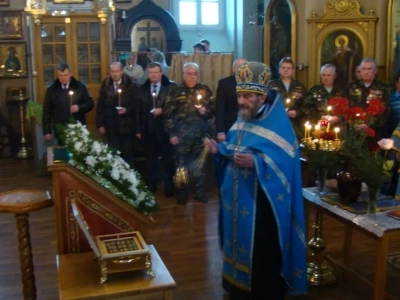 Еще молимся о упокоении воинов, жизнь свою на поле брани положивших ! В день Сретения Господня, а также в день 30-й годовщины вывода советских войск из Афганистана, в соборном храме Новозыбковского благочиния совершена панихида о всех воинах, погибших в локальных вооруженных конфликтах