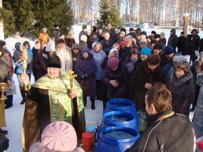 Святое Богоявление в Новозыбковском благочинии: священник совершил чин Великого освящения воды в Новозыбковском водоканале – Святая вода в каждом Новозыбковском доме