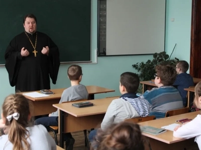 Детям об Ангелах - Священник провел душеполезную беседу с учениками Новозыбковской Гимназии