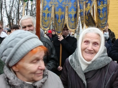 Пресвятая Богородице, моли Бога о нас ! В день празднования иконе Божией Матери «Казанская» по улицам города Новозыбкова прошел Крестный ход и совершена сугубая молитва о народном единстве