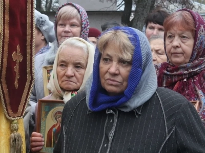 Пресвятая Богородице, моли Бога о нас ! В день празднования иконе Божией Матери «Казанская» по улицам города Новозыбкова прошел Крестный ход и совершена сугубая молитва о народном единстве