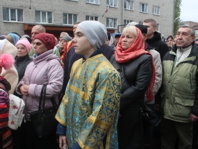 Пресвятая Богородице, моли Бога о нас ! В день празднования иконе Божией Матери «Казанская» по улицам города Новозыбкова прошел Крестный ход и совершена сугубая молитва о народном единстве