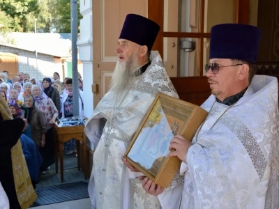 Фоторепортаж Престольного праздника храма в честь чуда Архистратига Михаила в Хонех города Новозыбкова Клинцовской Епархии