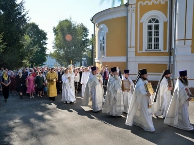 Фоторепортаж Престольного праздника храма в честь чуда Архистратига Михаила в Хонех города Новозыбкова Клинцовской Епархии