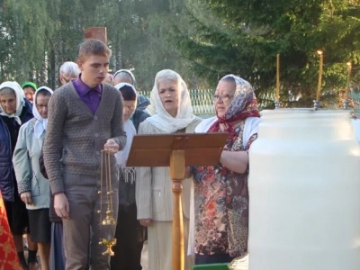 75-летие освобождения Брянщины отнемецко-фашистских захватчиков в Новозыбковском благочинии. В память о павших героях-защитниках Брянской земли, в селе Халеевичи освящен Поклонный крест