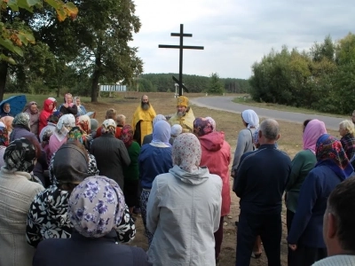 75-летие освобождения Брянщины отнемецко-фашистских захватчиков в Новозыбковском благочинии. В память о павших героях-защитниках Брянской земли, в селе Халеевичи освящен Поклонный крест