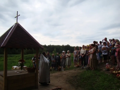 В день Преображения Господня, на берегу реки Ипуть, близ села Новые Бобовичи, освящена новая криница в честь иконы Божией Матери «Неопалимая купина»