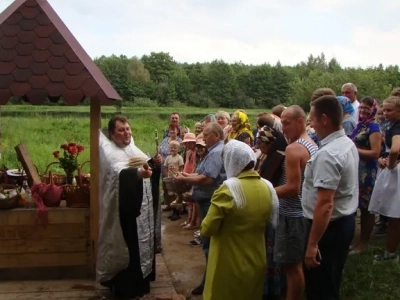 В день Преображения Господня, на берегу реки Ипуть, близ села Новые Бобовичи, освящена новая криница в честь иконы Божией Матери «Неопалимая купина»