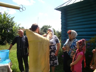 В день памяти пророка Божия Илии в селе Новое Место совершен традиционный «Ильинский Крестный ход» и освящен единственный сохранившийся в селе водный источник