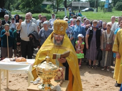 В День 1030-летия Крещения Руси в селе Сновское Новозыбковского благочиния освящен Поклонный крест