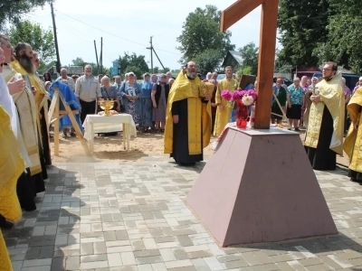 В День 1030-летия Крещения Руси в селе Сновское Новозыбковского благочиния освящен Поклонный крест