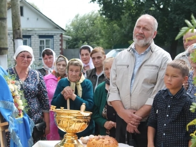 В День 1030-летия Крещения Руси в селе Сновское Новозыбковского благочиния освящен Поклонный крест