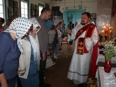 В преддверии 1030-летия Крещения Руси соборная Божественная литургия совершена в Петро-Павловском храме села Добродеевка Новозыбковского благочиния