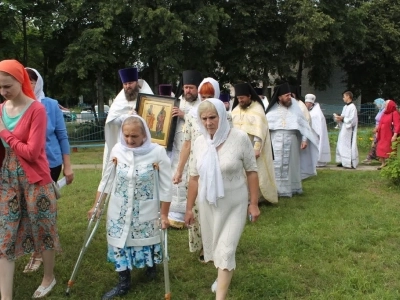 В преддверии 1030-летия Крещения Руси соборная Божественная литургия совершена в Петро-Павловском храме села Добродеевка Новозыбковского благочиния