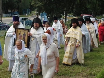 В преддверии 1030-летия Крещения Руси соборная Божественная литургия совершена в Петро-Павловском храме села Добродеевка Новозыбковского благочиния