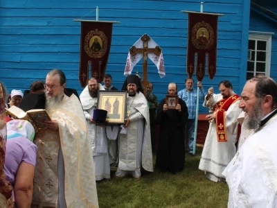 В преддверии 1030-летия Крещения Руси соборная Божественная литургия совершена в Петро-Павловском храме села Добродеевка Новозыбковского благочиния