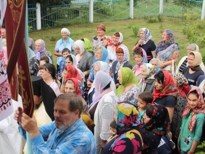 В преддверии 1030-летия Крещения Руси соборная Божественная литургия совершена в Петро-Павловском храме села Добродеевка Новозыбковского благочиния