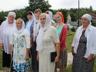 В преддверии 1030-летия Крещения Руси соборная Божественная литургия совершена в Петро-Павловском храме села Добродеевка Новозыбковского благочиния