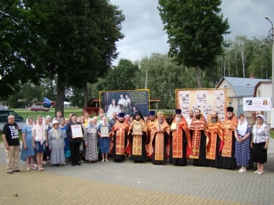 Царские дни в Новозыбковском благочинии: Священники и миряне благочиния почтили память святых Царственных Страстотерпцев