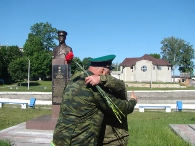 Благочинный Новозыбковского церковного округа поздравил личный состав и ветеранов Пограничной службы с профессиональным праздником и со 100-летним юбилеем образования пограничных войск