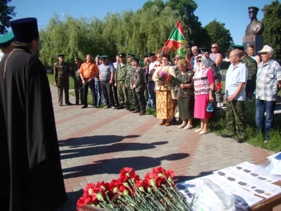 Благочинный Новозыбковского церковного округа поздравил личный состав и ветеранов Пограничной службы с профессиональным праздником и со 100-летним юбилеем образования пограничных войск