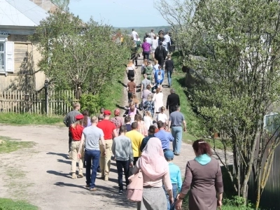 Православная молодежь Новозыбковского благочиния Клинцовской Епархии посетила город Погар и поклонилась его святыням