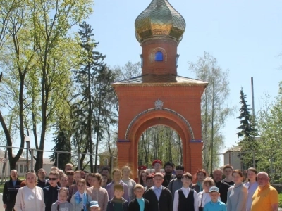 Православная молодежь Новозыбковского благочиния Клинцовской Епархии посетила город Погар и поклонилась его святыням