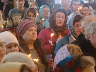 Сретенские встречи в Новозыбковском благочинии. Ко дню православной молодежи около 200 учащих и учащихся школ Новозыбковского района приняли участие в цикле лекций «Основы православной культуры: урок в храме»