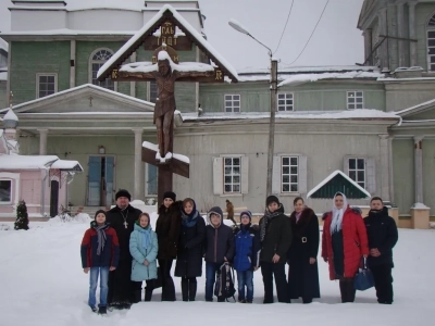 Крещенские встречи. Молодежная работа: семьи сотрудников УФСИН СИЗО-2 г.Новозыбкова посетили храмы города