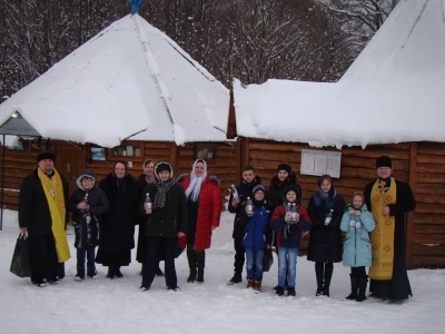 Крещенские встречи. Молодежная работа: семьи сотрудников УФСИН СИЗО-2 г.Новозыбкова посетили храмы города