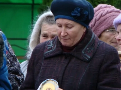 Пресвятая Богородице, моли Бога о нас ! В день празднования иконе Божией Матери «Казанская» по улицам города Новозыбкова прошел Крестный ход и совершена сугубая молитва о народном единстве