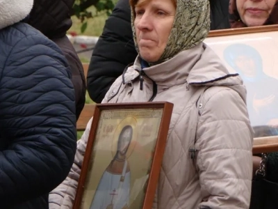 Пресвятая Богородице, моли Бога о нас ! В день празднования иконе Божией Матери «Казанская» по улицам города Новозыбкова прошел Крестный ход и совершена сугубая молитва о народном единстве