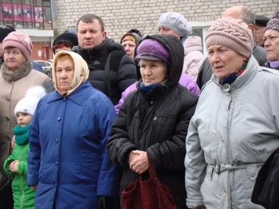 Пресвятая Богородице, моли Бога о нас ! В день празднования иконе Божией Матери «Казанская» по улицам города Новозыбкова прошел Крестный ход и совершена сугубая молитва о народном единстве