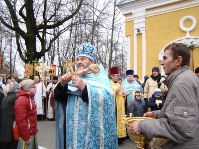 Пресвятая Богородице, моли Бога о нас ! В день празднования иконе Божией Матери «Казанская» по улицам города Новозыбкова прошел Крестный ход и совершена сугубая молитва о народном единстве